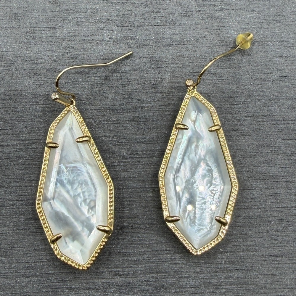 Mother of Pearl Shell Geometric Drop Earrings Gold Tone Faceted Dangle Pierced